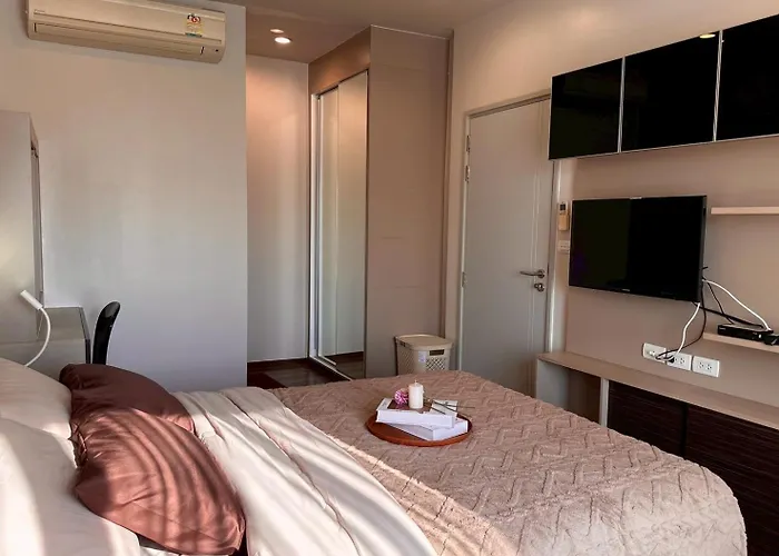 Modern & Cozy Nest 3 Mins To Bts Saphan Khwai 曼谷