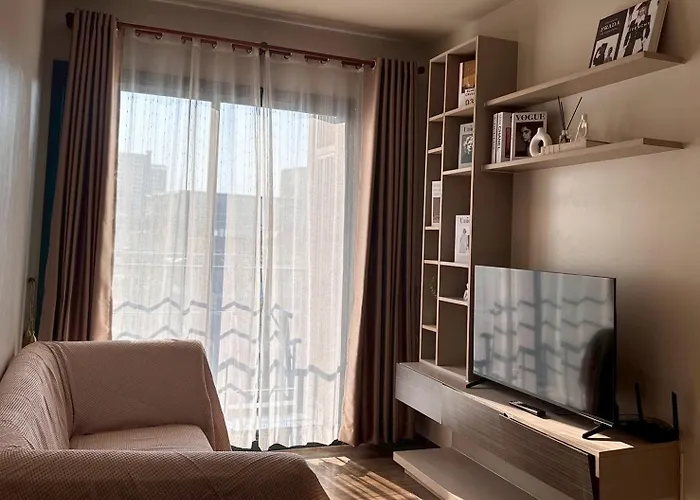 Modern & Cozy Nest 3 Mins To Bts Saphan Khwai 公寓