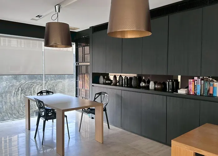 Modern & Cozy Nest 3 Mins To Bts Saphan Khwai 曼谷